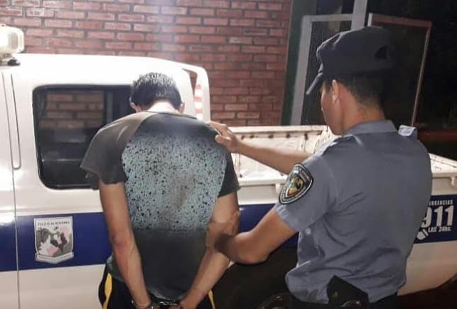 Detuvieron a un hombre por amenazar con un machete a su vecina en San Pedro