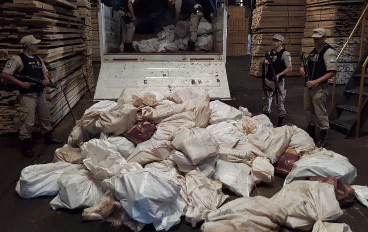 Incineraron más de seis toneladas y media de marihuana en Puerto Esperanza