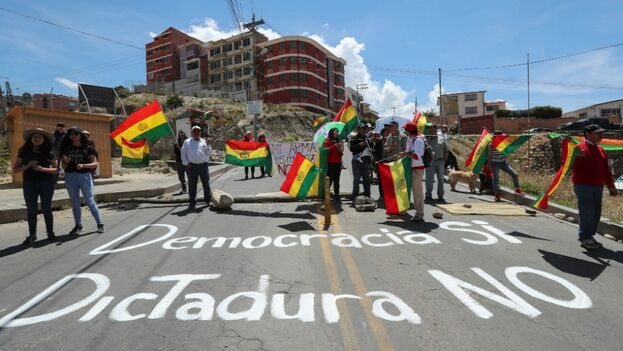 Bolivia: aumentan a 32 los muertos en protestas y el Congreso evalúa convocar a nuevas elecciones