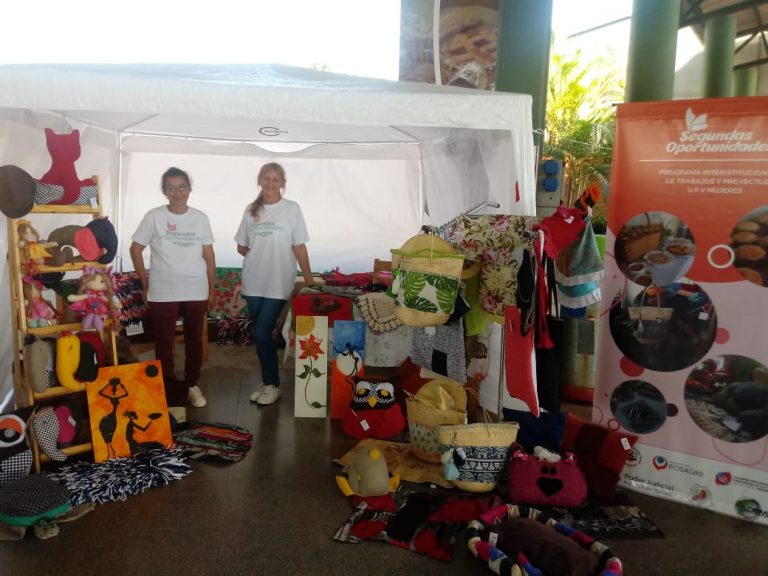 Internas de la UP V ya  venden sus productos  en el Mercado Concentrador de Posadas