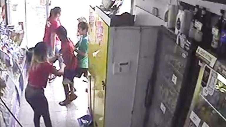 Tucumán: niños robaron un kiosco y agredieron a una empleada