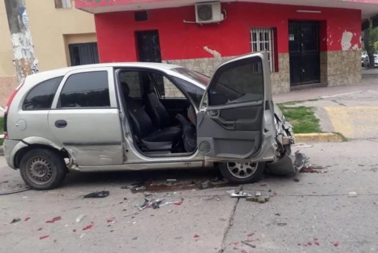 Tucumán: chocó 14 veces el auto de su ex después de que lo dejara