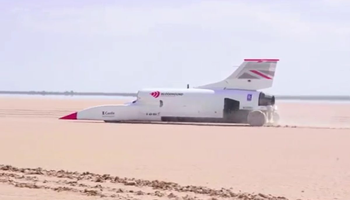 Modernidad: conocé el coche supersónico que supera los 800 km/h