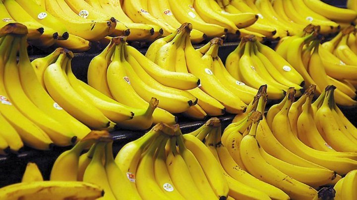 La crisis política en Chile hizo subir el precio de las bananas en la Argentina