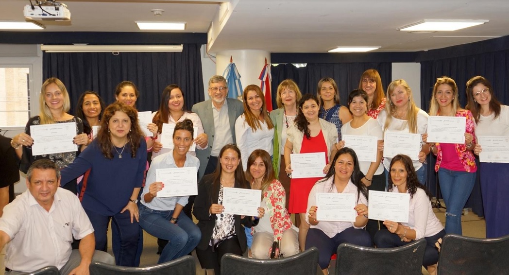 Legislatura: empleados recibieron certificados por aprobar el taller de redacción, ortografía y oratoria