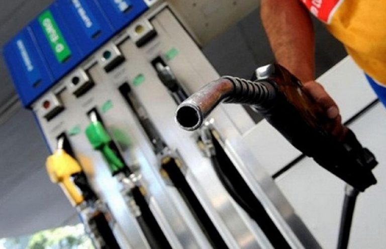 Vence el congelamiento de precios de los combustibles y se espera la definición de las empresas