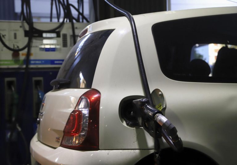 Nueva suba de combustibles: este domingo aumentarían 5%