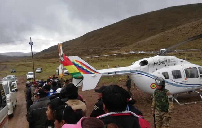 El dramático momento en que aterriza el helicóptero en el que viajaba Evo Morales