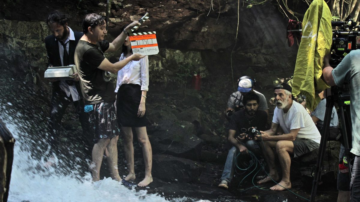 Este jueves se estrena “El plan divino”, la película filmada en Puerto Libertad 1 2 - peli7 - 1