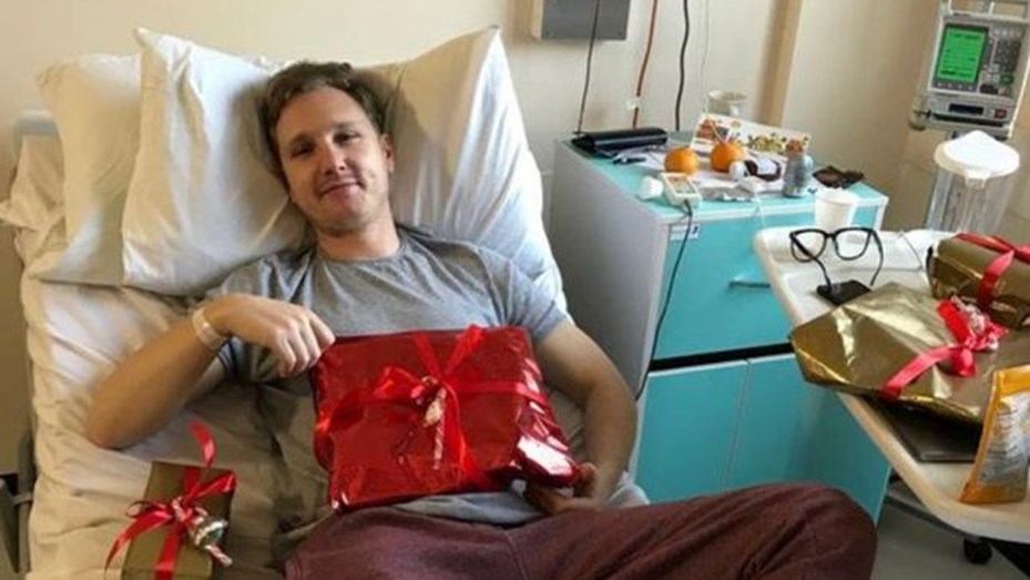 Un gusano entró por su pene, puso huevos en todo su cuerpo y casi lo mata