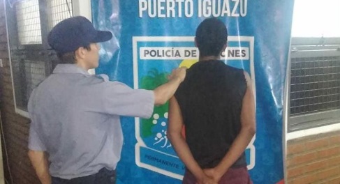 Puerto Iguazú: robó a punta de cuchillo y terminó arrestado