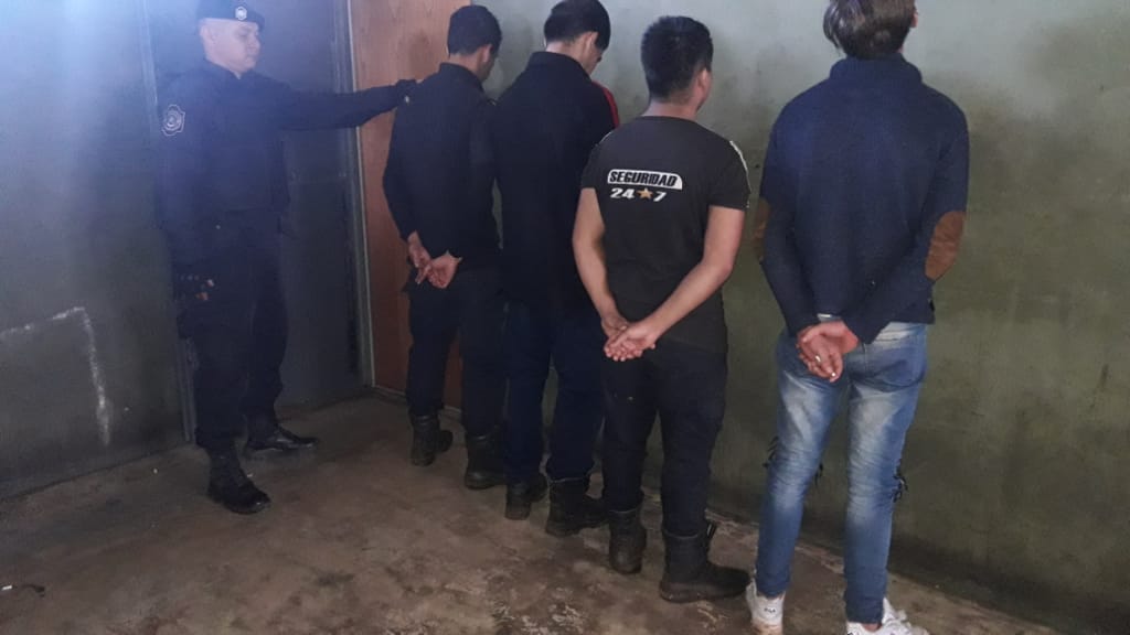 Se hicieron pasar por serenos y le robaron el lavarropas a una vecina: terminaron presos