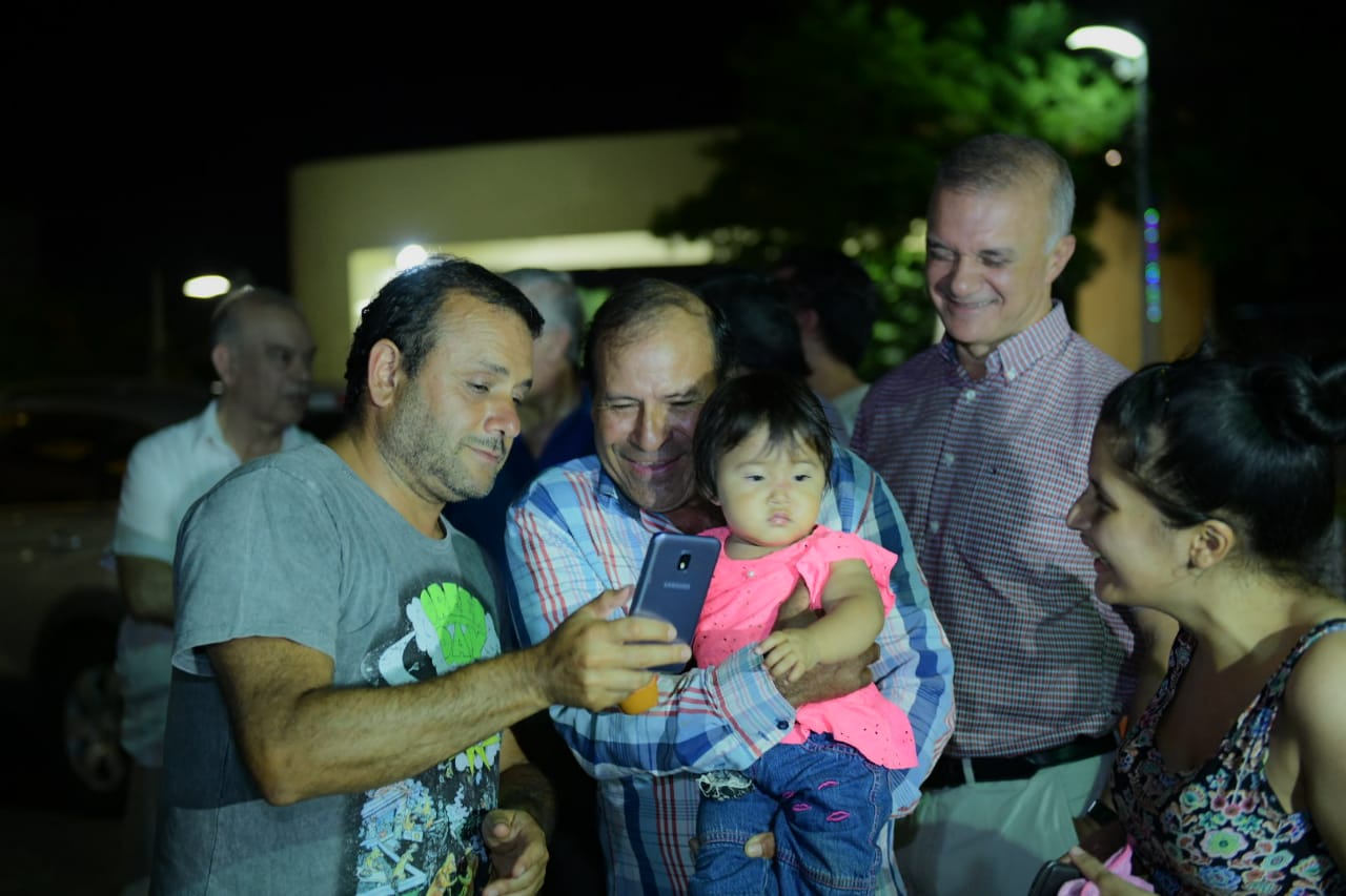 Herrera Ahuad y Arce compartieron la cena de fin de año con familiares de enfermos internados en el Madariaga 2 4 - WhatsApp Image 2019 12 31 at 21.50.58 - 3