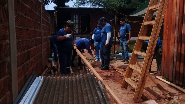 Chacra 252: asisten a familias afectadas por el temporal en Posadas