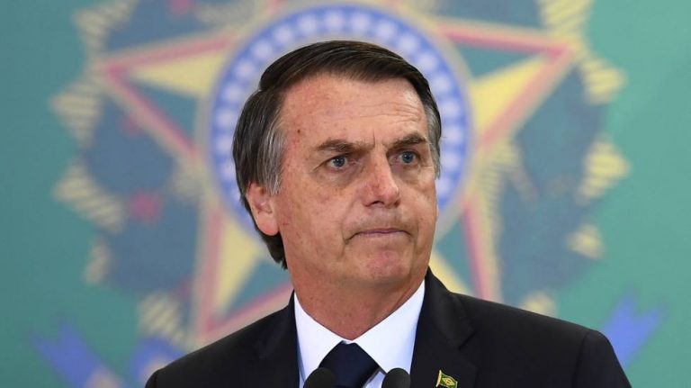 Brasil: Bolsonaro internado tras caerse en su residencia oficial