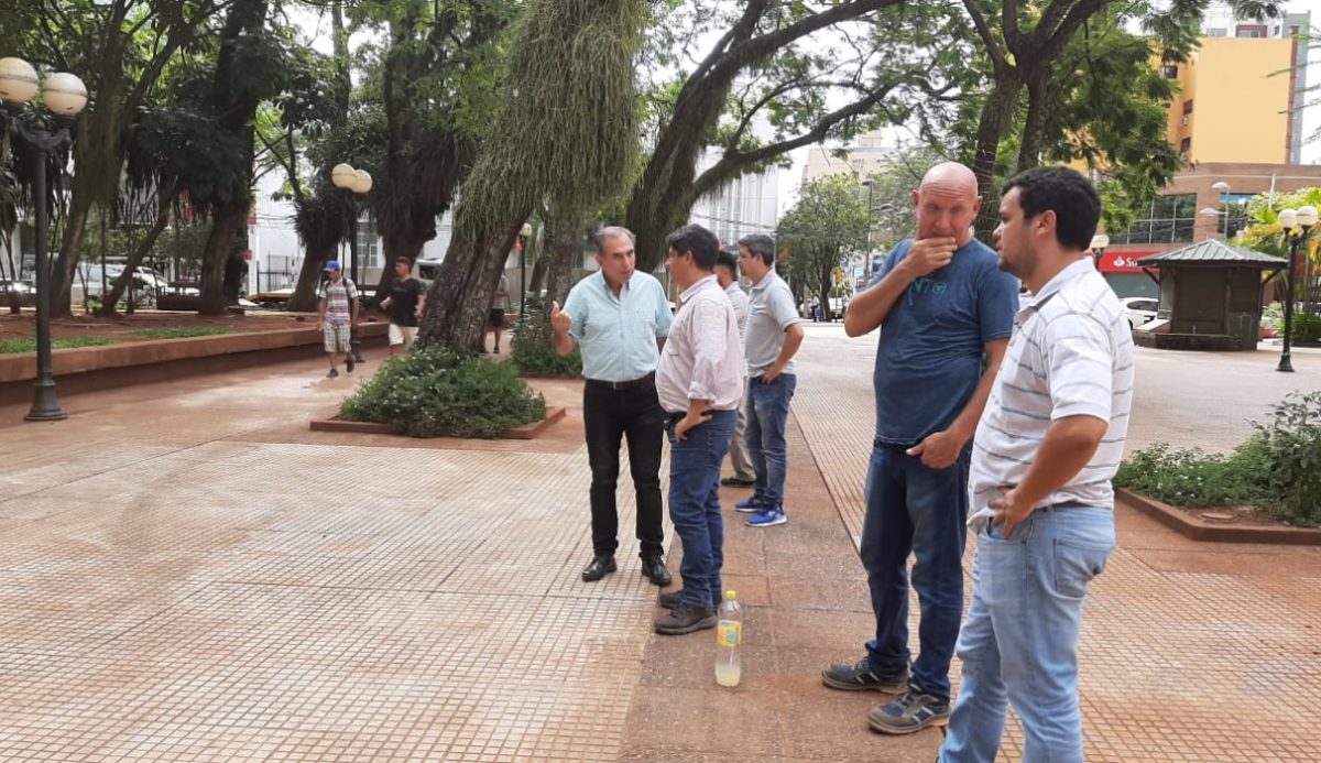 Plaza 9 de Julio: Stellato supervisó trabajos de limpieza