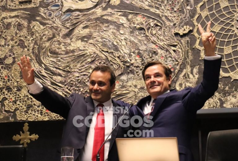 Rovira y Herrera Ahuad congelaron los sueldos políticos durante 180 días en la Provincia