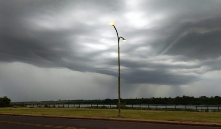 Sigue el alerta por tormentas para Misiones: las condiciones mejorarían este lunes por la mañana
