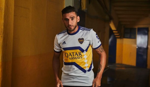 Boca presentó sus nuevas camisetas en las redes sociales