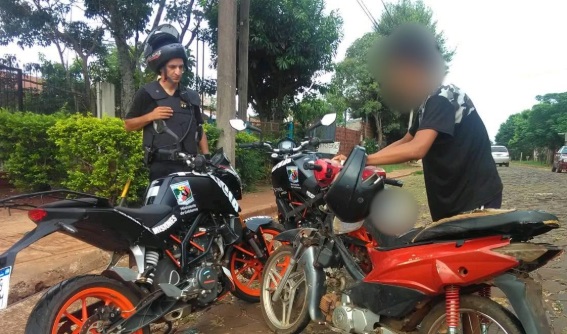 Posadas: detuvieron a un joven por intentar escapar de un control con una moto robada