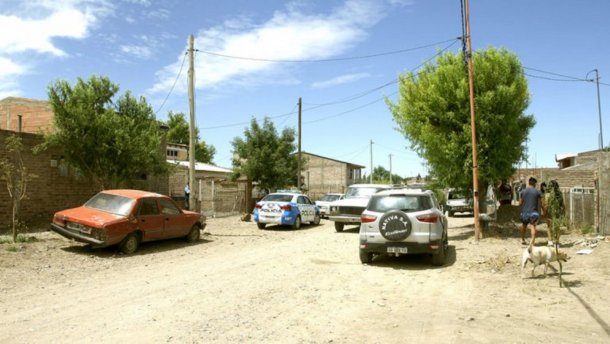Dos hijos golpearon y decapitaron a su padre en Neuquén