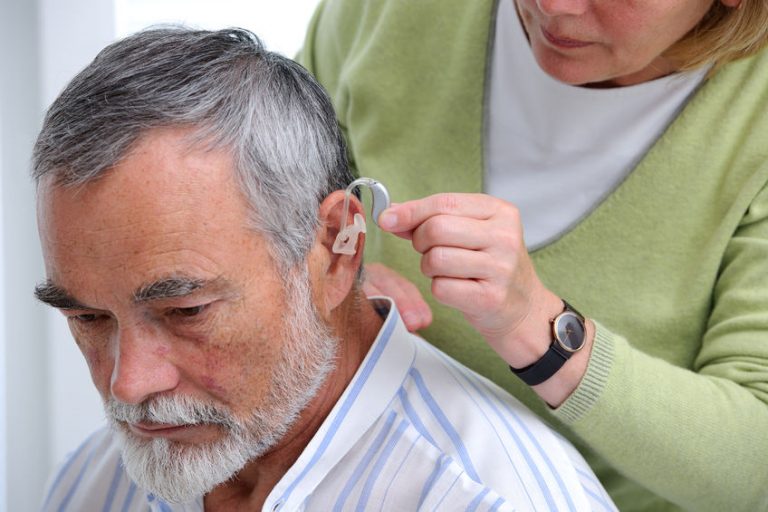 Estudio afirma que la pérdida de audición incrementa riesgo de padecer enfermedades cerebrales