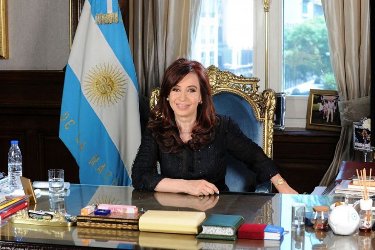 Cristina vuelve a ejercer la presidencia hasta el 6 de febrero