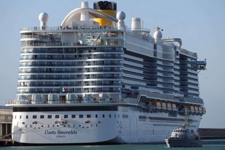 Coronavirus: hay 35 argentinos varados en un crucero en Italia por casos sospechosos