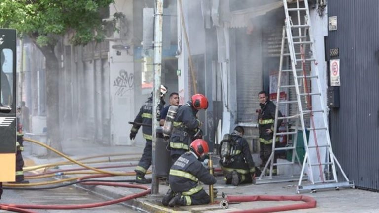 Incendio en un supermercado chino en Buenos Aires: una mujer murió atrapada