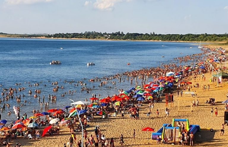 Ituzaingó, tradición de muchos misioneros: miles de visitantes en las playas de la ciudad correntina
