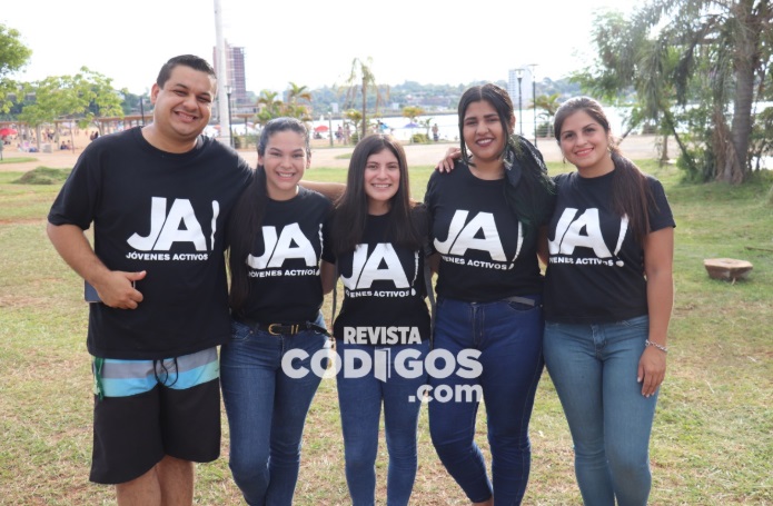 Abrazos que buscan poner a Dios como padre presente