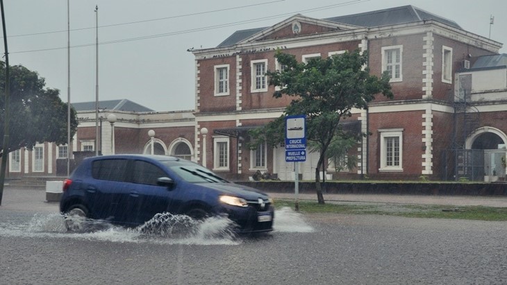 Lunes nublado y caluroso: se prevé lluvias y tormentas por la tarde
