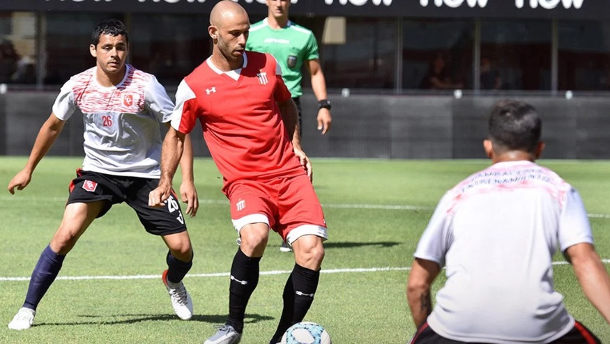 Mascherano jugó sus primeros minutos con Estudiantes en un amistoso