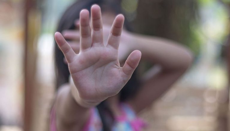 Iguazú: un joven intentó abusar de una niña y casi la asfixia