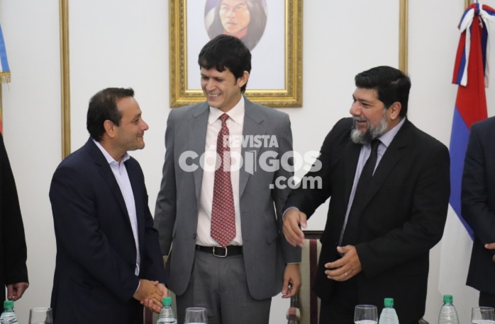 El Gobernador puso en funciones a dos nuevos ministros: Joselo Schuap y Samuel López