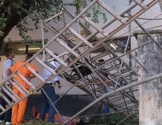Posadas: obrero herido al ceder el andamio en el que trabajaba