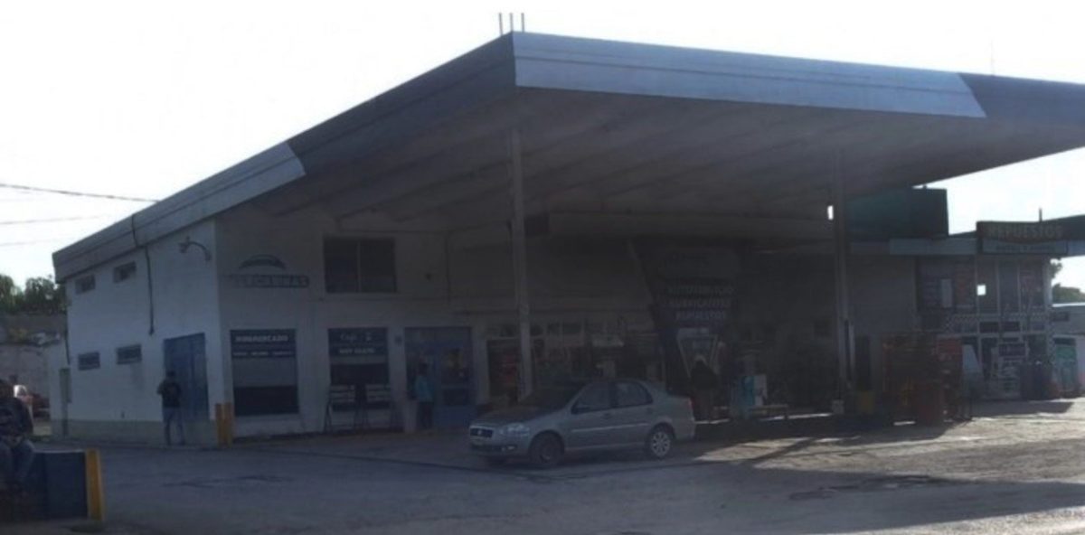 Le robó a un playero, le dio un abrazo y le dijo: “Estoy re duro, perdón”