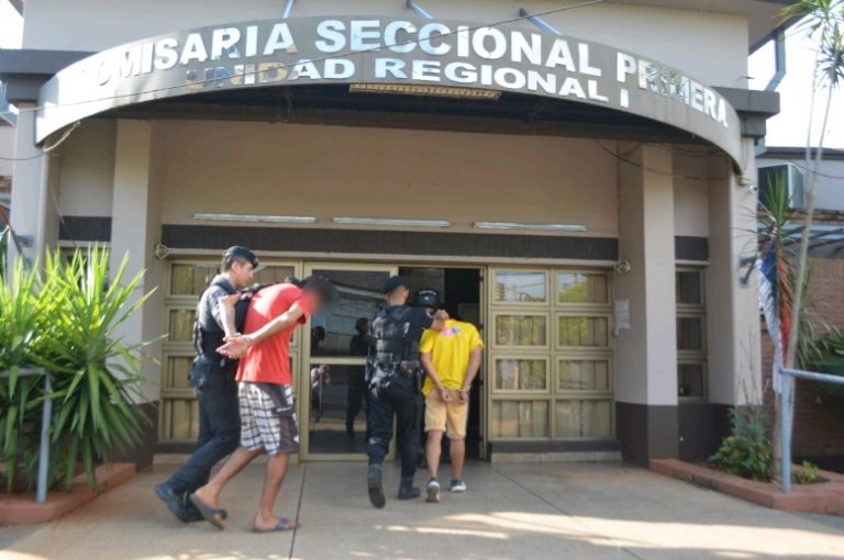 Apuñalaron a un joven en plena Plaza San Martín de Posadas: tres detenidos