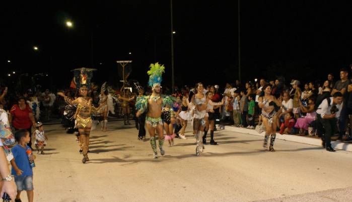 A puro ritmo, comenzaron los Carnavales del Río Posadas en la costanera