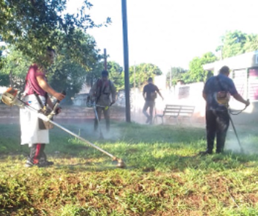 Continúan los trabajos de limpieza en los barrios de Posadas