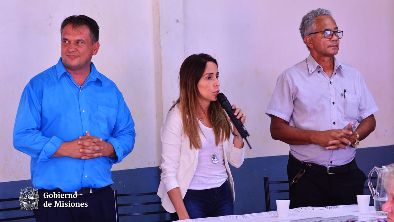 Subsecretaría de la Mujer realizó jornada sobre "género, inclusión y familia" en El Alcázar 1 2 - capacitación 3 - 1