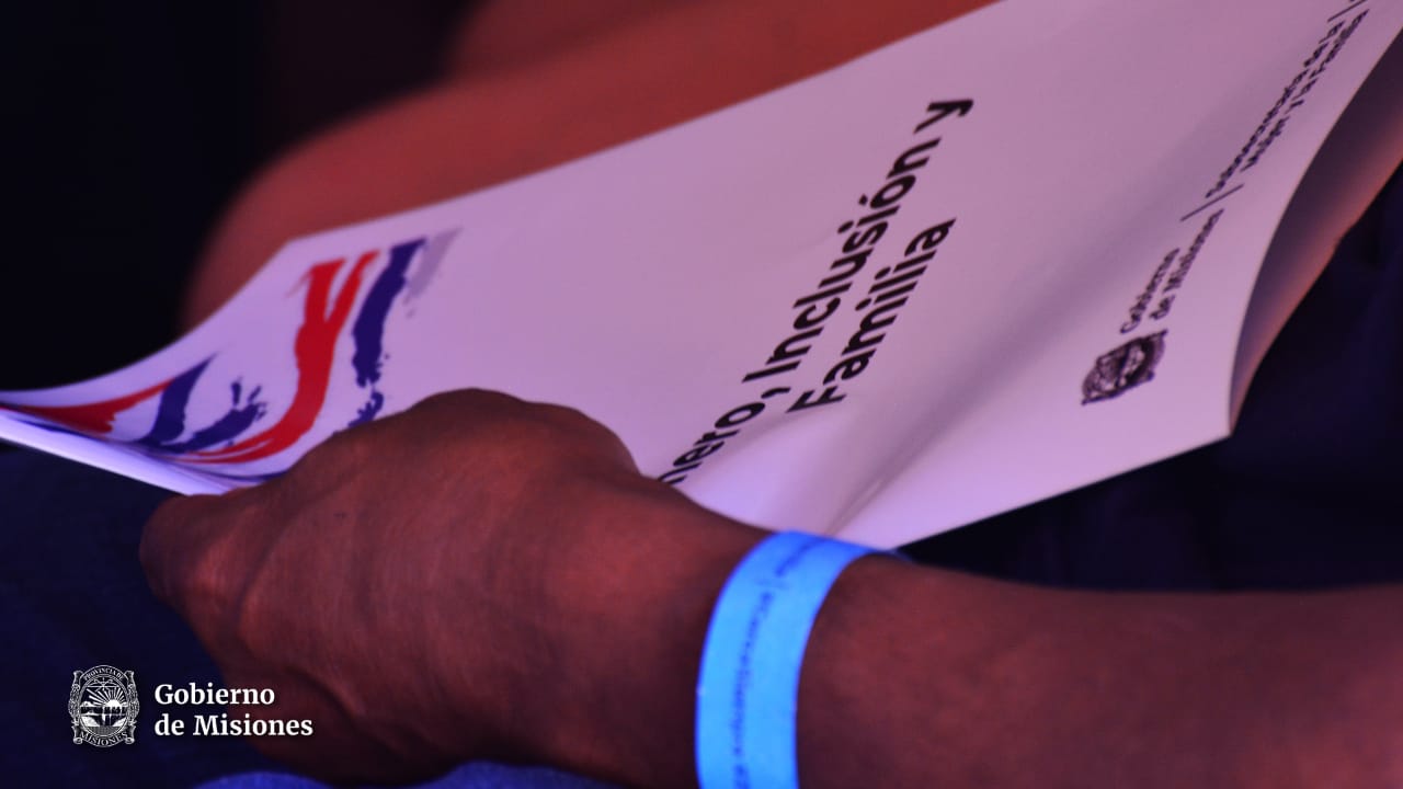 Subsecretaría de la Mujer realizó jornada sobre "género, inclusión y familia" en El Alcázar 4 8 - capacitación 4 - 7