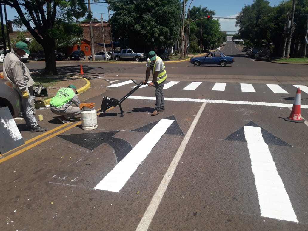 Posadas: realizan trabajos de demarcación calles y avenidas