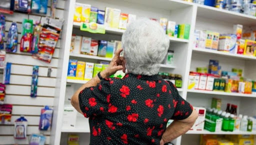 Desde 2015, los jubilados perdieron el 50% del poder de compra de remedios