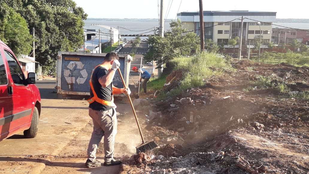 Desempeñaron tareas de limpieza de minibasurales en Posadas