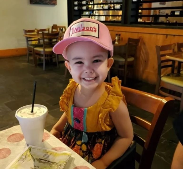 Un restaurante abrió sus puertas fuera de horario para atender a una nena con leucemia