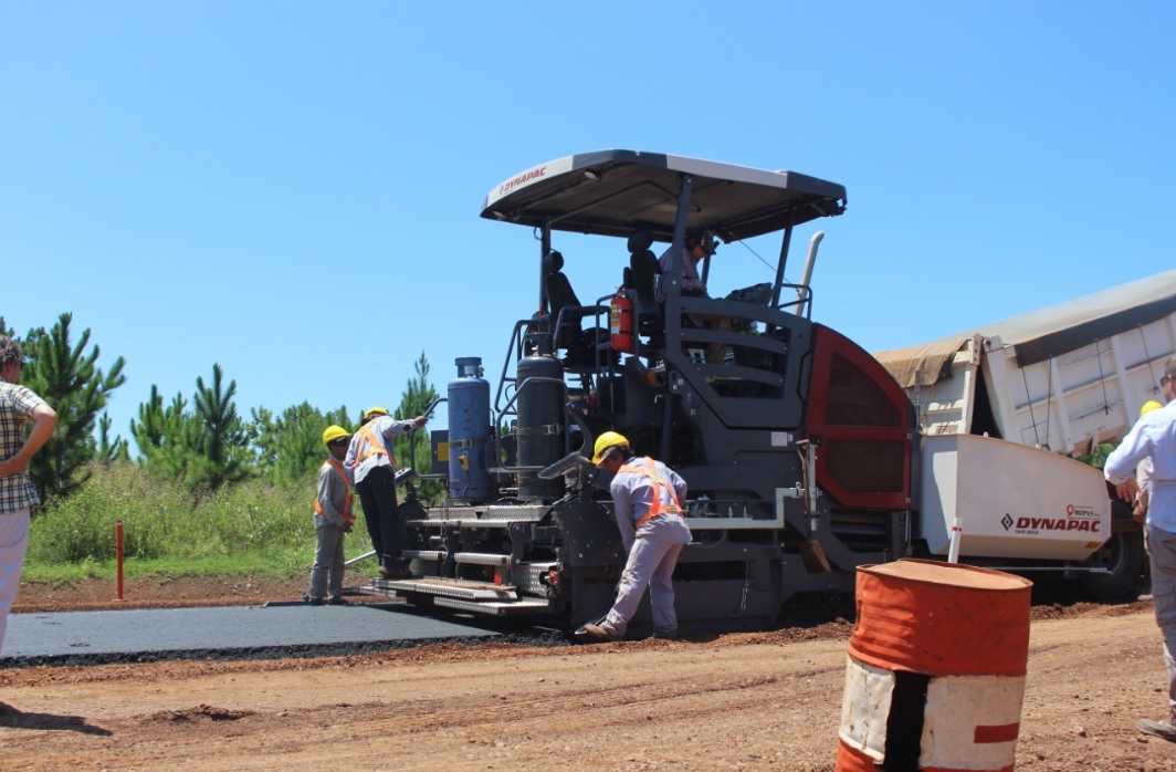 Avanza el asfaltado del acceso a la localidad de Profundidad