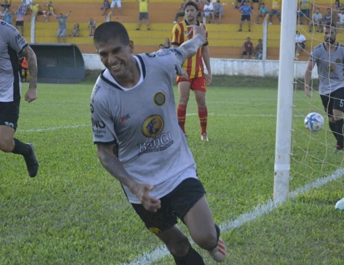 De local y con gol de Pérez, Crucero derrotó a Boca Unidos 1-0 en Santa Inés
