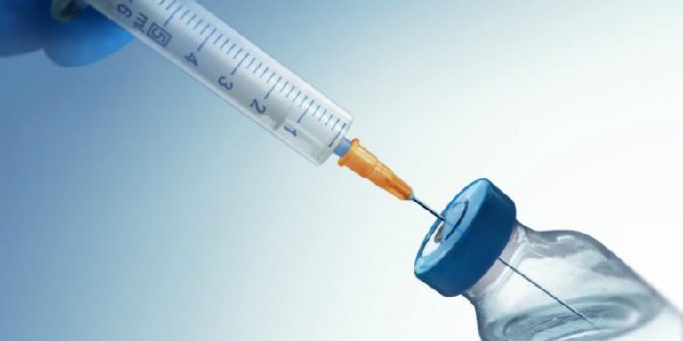 Coronavirus: las pruebas de la vacuna empezarían en seis meses