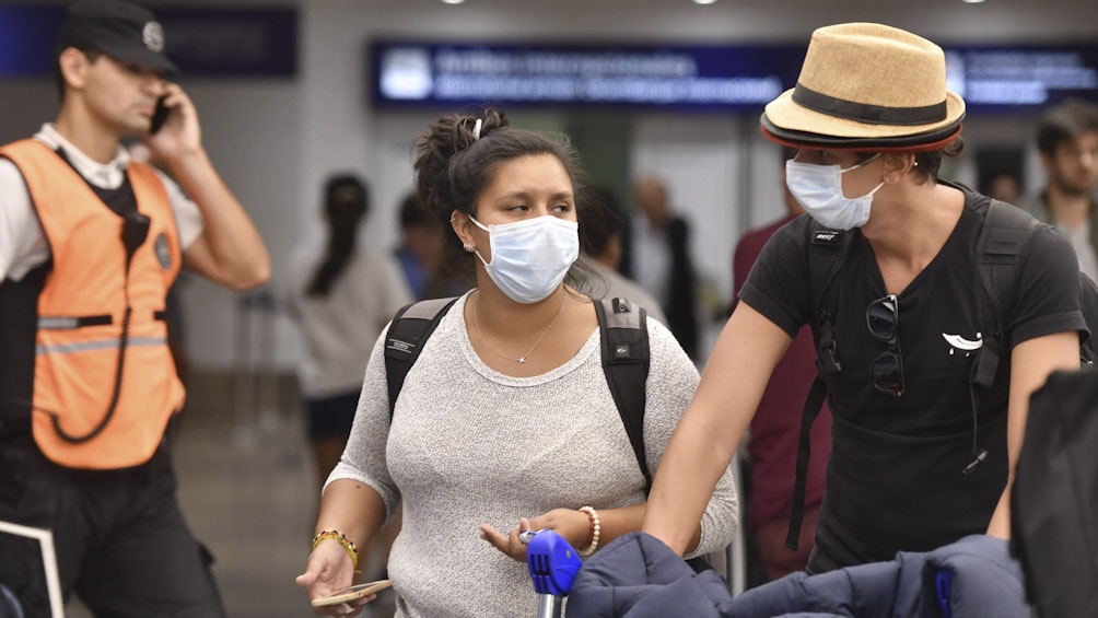 Por el coronavirus, disponen una licencia extraordinaria a quienes viajaron al exterior